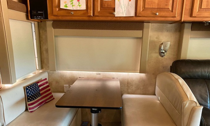 Reidsville House | Updated Motorhome Welcomes You to the Countryside of Reidsville