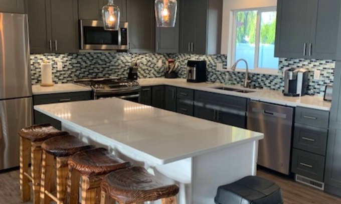Spokane Valley House | Updated Spacious Home and Hot Tub