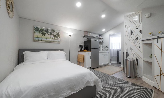 St. Petersburg - Clearwater Apartment | Updated St Pete Studio at The Urban Standard 8