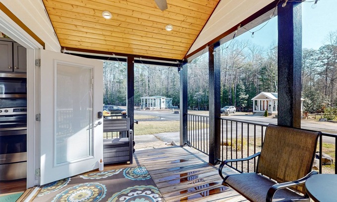 Clarkesville House | Updated tiny home with two living rooms, fireplace, grill, & games - near hiking