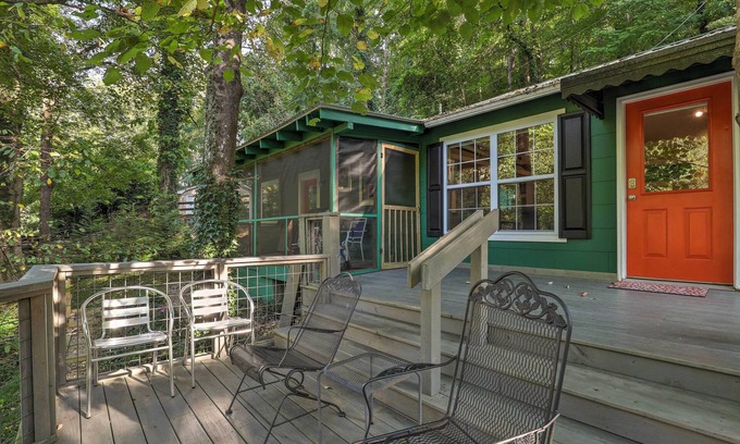 Lynn Cabin | Updated Tryon Cabin on Pacolet River!