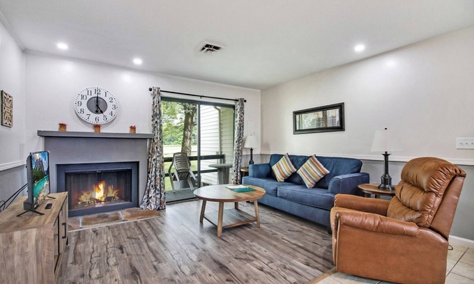 Lake Tansi Condo | Upgraded King Bed Romantic Retreat