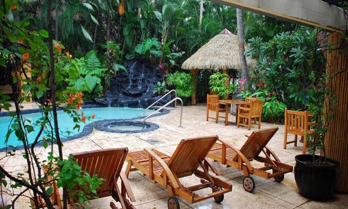 Waikiki Condo | Upgraded Waikīkī Studio w/Kitchenette, AC and WiFi - Bamboo Waikīkī Hotel #703