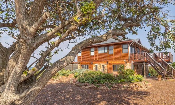 Cape Saint Francis House | Upmarket, Spacious and Stunning Sea Views