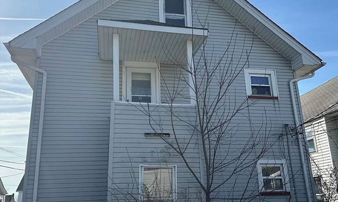 Garfield Heights Apartment | Upper Charming 2-bedroom apartment with AC, WiFi in lovely Garfield Heights