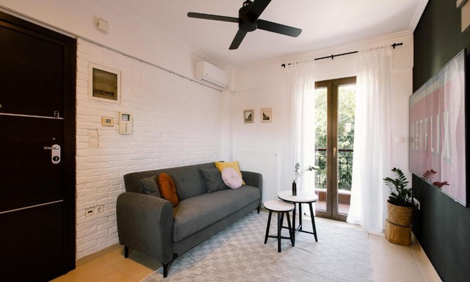 Ano Poli Apartment | Upper city suite