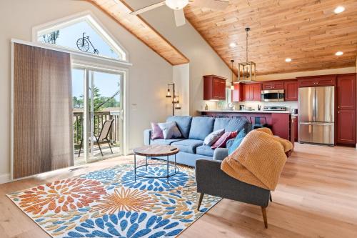Sturgeon Bay House | Upper Deck by Simple Life Rentals