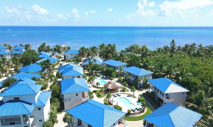San Pedro Apartment | Upper-Floor 30 Steps To Beach@SapphireBeachResort