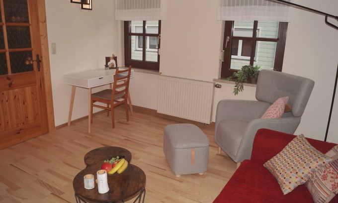 Weissenstadt Apartment | Upper floor apartment for one to five people