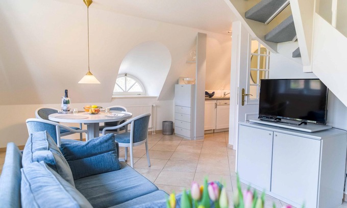 Norddorf Apartment | Upper floor apartment on 2 levels, up to 4 persons, with beach chair in the garden