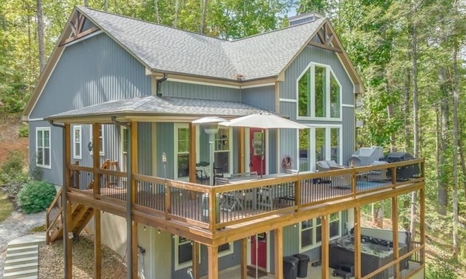 Sunset House | Upper Lake Keowee modern cottage.Peace and tranquility await!