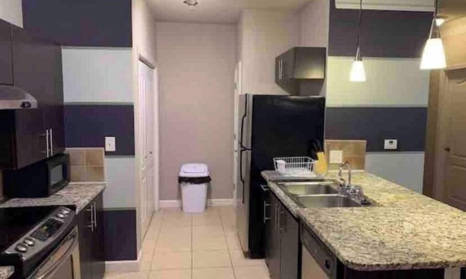 Underwood Hills House | Upscale apt. in Central downtown location