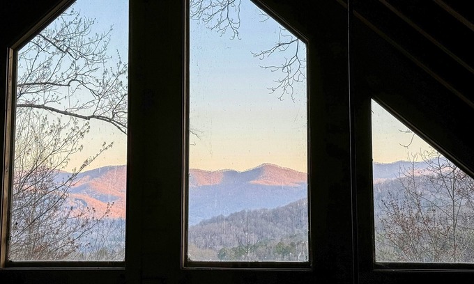 Hiawassee Cabin | Upscale cabin w/mountain views, hot tub, minutes to Lake Chatuge