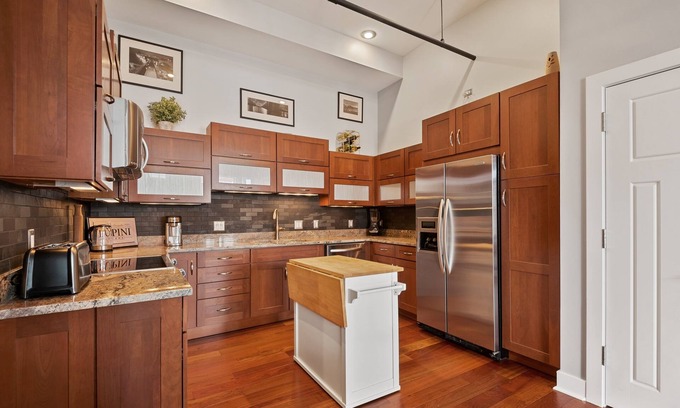 Saint Joseph Condo | Upscale Condo located right downtown near Silver Beach, restaurants, & shopping!