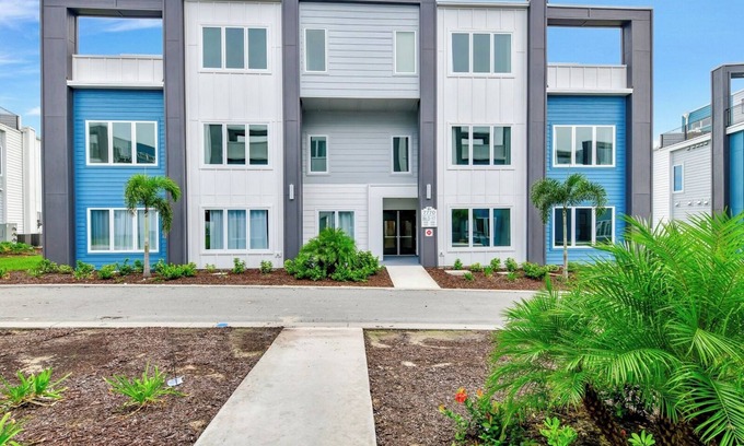 Reunion Hotel | Upscale Condo with Pool Table near Disney with Resort & Waterpark Access -.