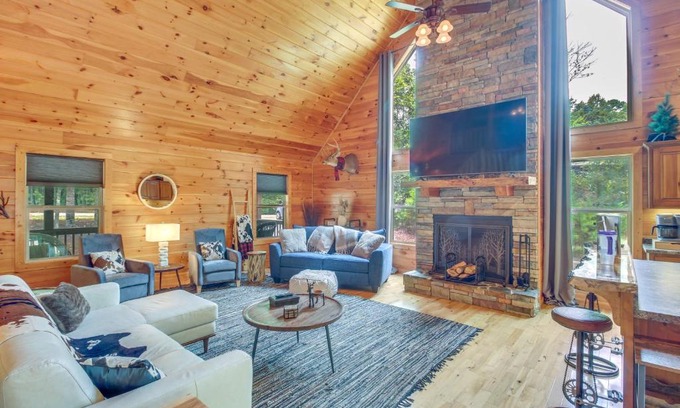 Ellijay House | Upscale Coosawattee Cabin with Hot Tub and Fire Pit!