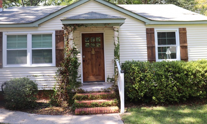 Aiken Cottage | Upscale Cottage off South Boundary