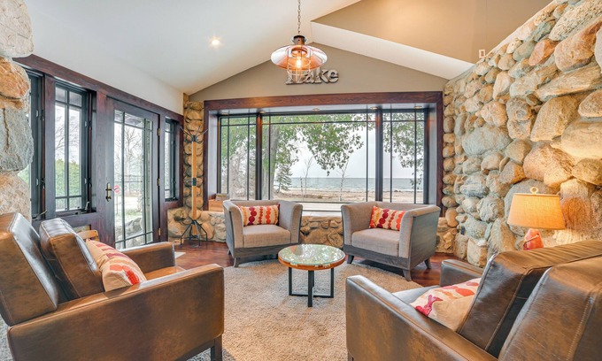 Charlevoix Cottage | Upscale Earl Young Charlevoix Cottage w/Deck!