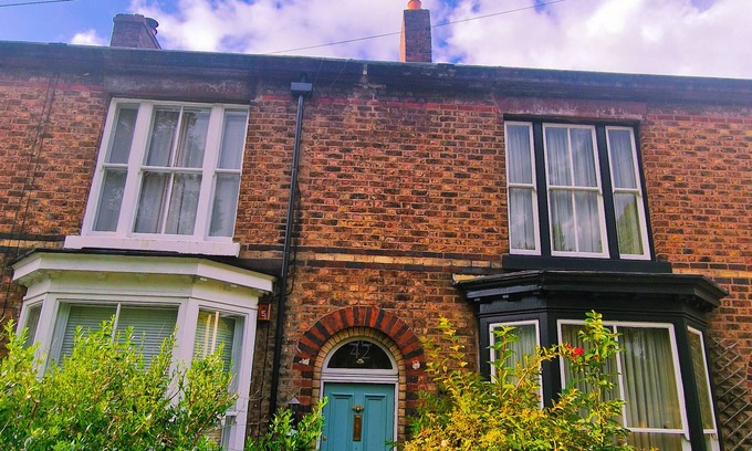 Liverpool Apartment | Upscale Family Home, Beautiful Setting