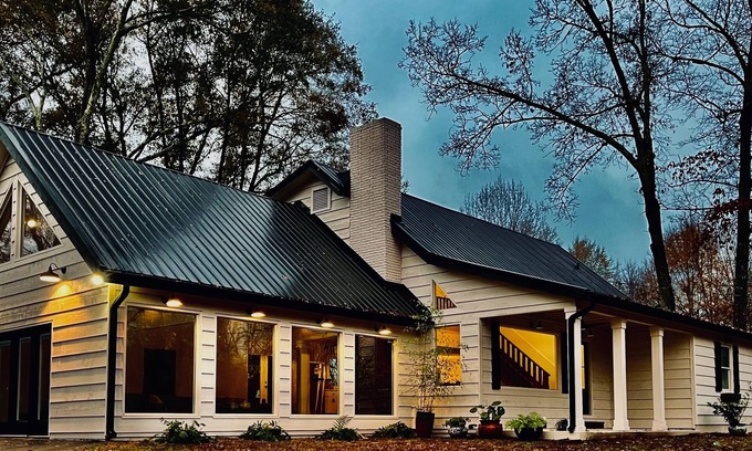 Woodstock House | Upscale Farmhouse Near Lakes in Roswell
