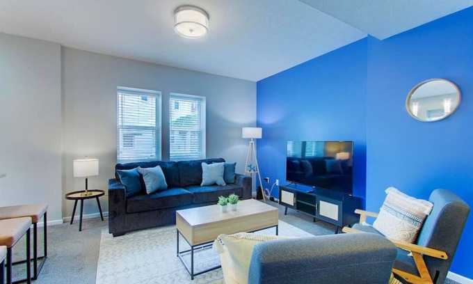 Cleveland Apartment | Upscale Little Italy Two Bedroom w/Private Drive