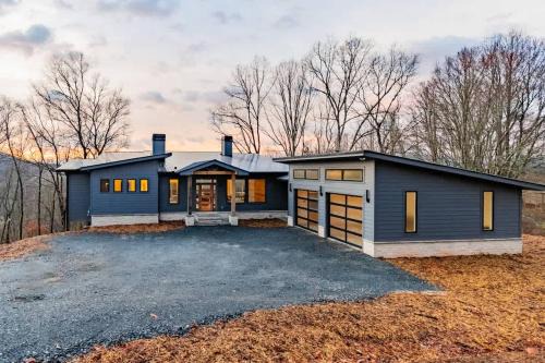 Morganton House | Upscale Masterpiece - Mountain Views with Hot Tub