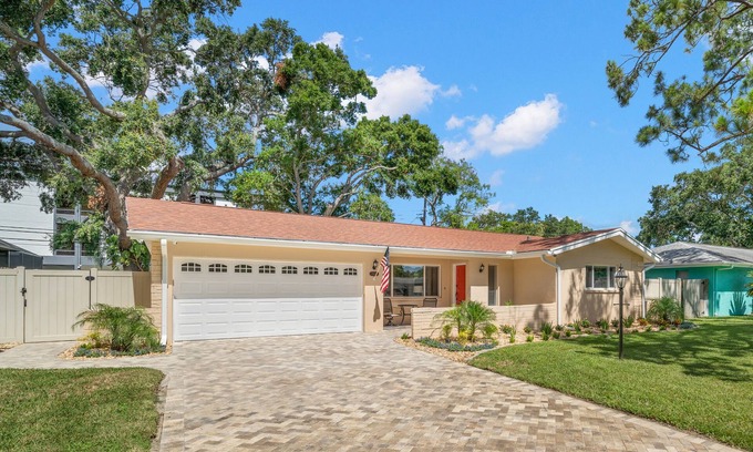 Riviera Bay House | Upscale Mid-Century Home Close to Everything