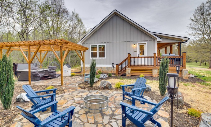 Vein Mountain House | Upscale Rutherfordton Vacation Rental with Hot Tub
