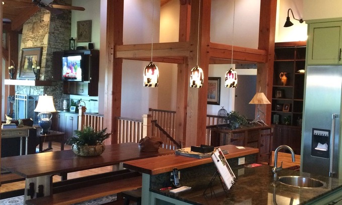 Franklin Cabin | Upscale Timber Frame Lodge with Amazing Mountain Views
