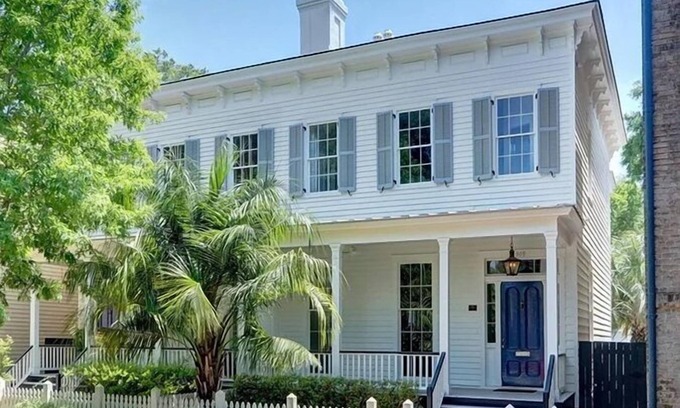 Savannah Victorian District House | Upscale Townhome Savannah, Steps to Forsyth Park, sleeps 7
