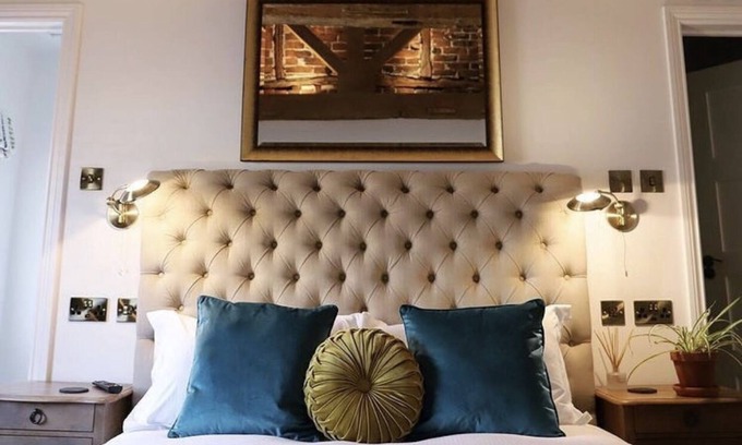Barbourne House | Upstairs at 33