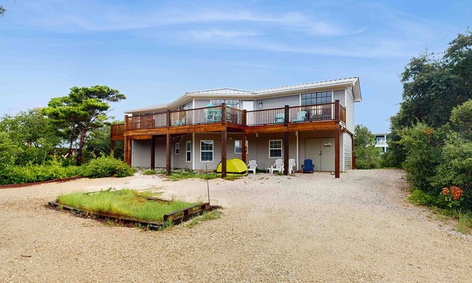 Surf Side Shores House | Upstairs duplex near the beach with deck, outdoor shower, W/D, streaming, & AC