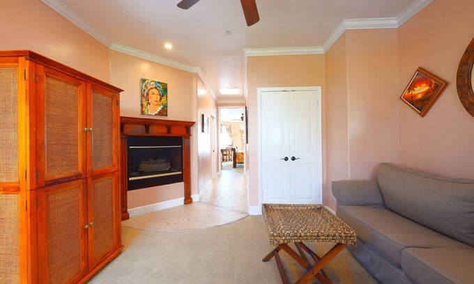 Cayucos Apartment | Upstairs Ocean view Cal King Suite