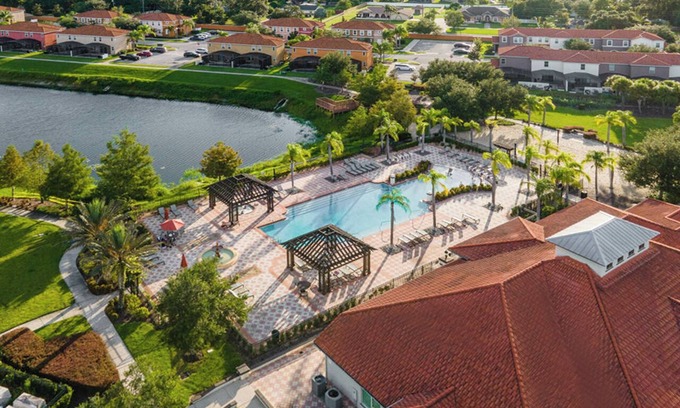 Kissimmee House | Upstay - Guest Home w Cinema Theme Rooms