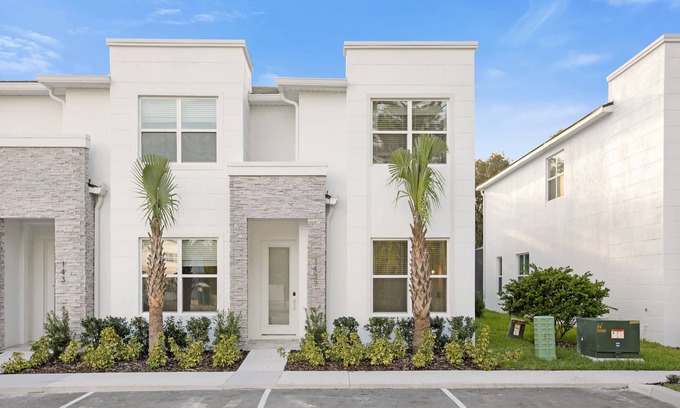 Four Corners Apartment | Upstay - Modern Family Townhome With Pool