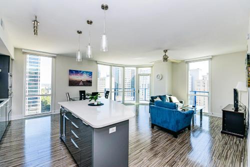 Charlotte Center City Apartment | Uptown Charlotte 2BR Furnished Apartments apts