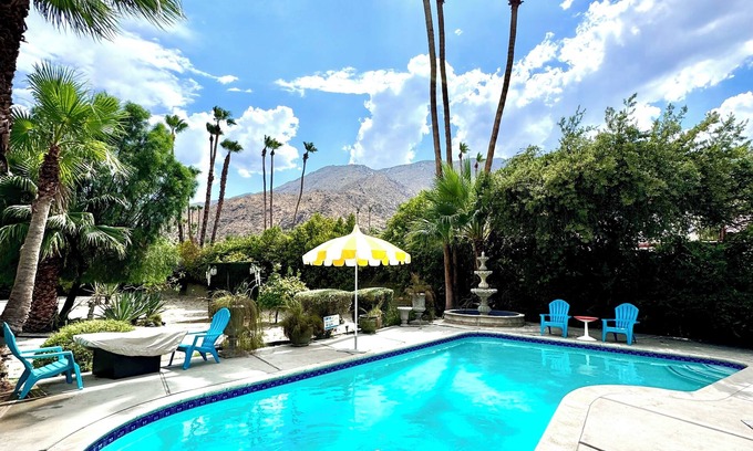 Old Las Palmas House | Uptown Design District Walking distance to Downtown Palm Springs!