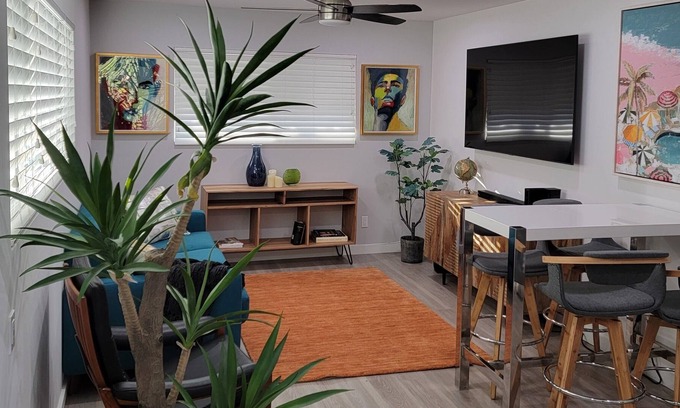 Whittier Apartment | Uptown Whittier Stylish 1B 1BA sleeps 4