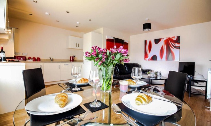 Walsall Apartment | UR City Pad - Regent Wharf