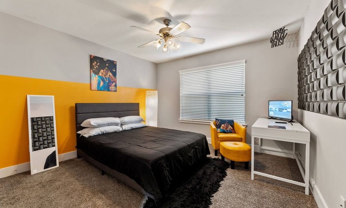 Willow Meadows/Willowbend Area House | Urban 3BD Beauty w King, Pool Table, Wifi, Family Friendly, 610/NRG/Mall/Med Ctr