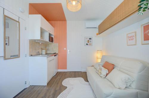 La Fuye-Velpeau Apartment | Urban - 800 m Gare- Hyper center - WiFi - Climatisé