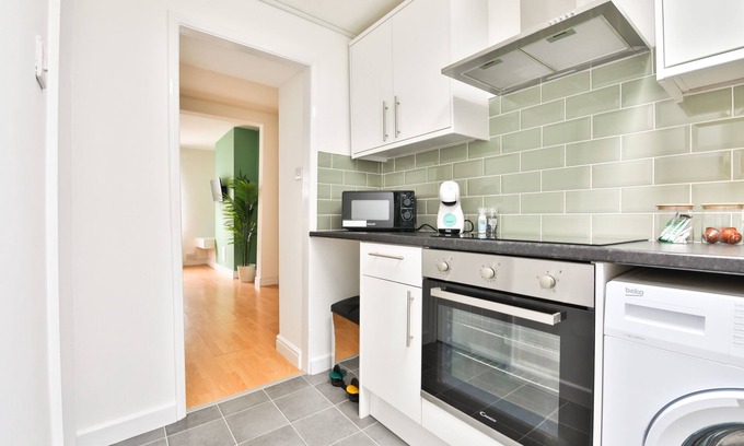 Splott Apartment | Urban Central 2 Bed House