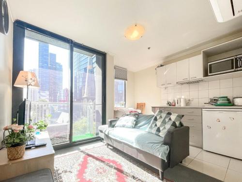 Chinatown Apartment | Urban Compact Stylish 2B1B - CBD