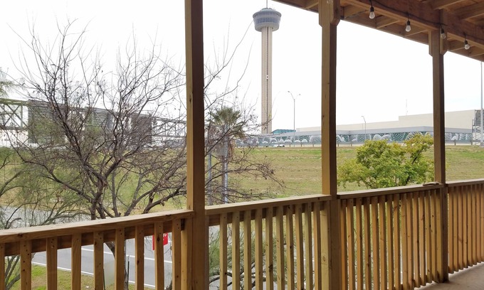 Near East Side Condo | Urban Condo in Historic St. Paul Square, Riverwalk, Downtown, Convention Ctr