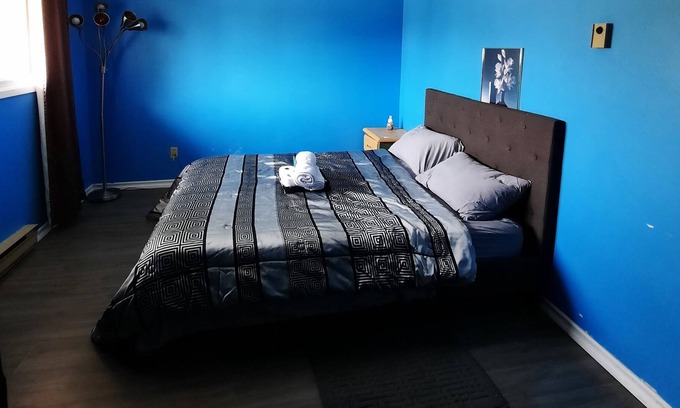 Guelph House | Urban Coziness Private 1 Bedroom
