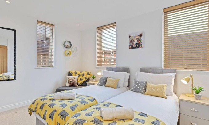 Kemptown Apartment | Urban Heights - two Bedroom two Bathroom Loft Style Apartment - Fast Wifi
