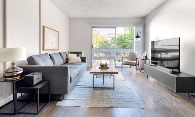 Rampart Village Apartment | Urban Koreatown 1BR w/ Pool, Gym, nr. DTLA & Restos by Blueground