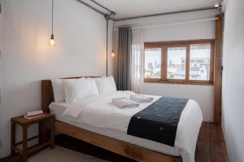 Phra Khanong Nuea House | Urban Nest Townhouse, Local-feel, Roof,Nightmarket