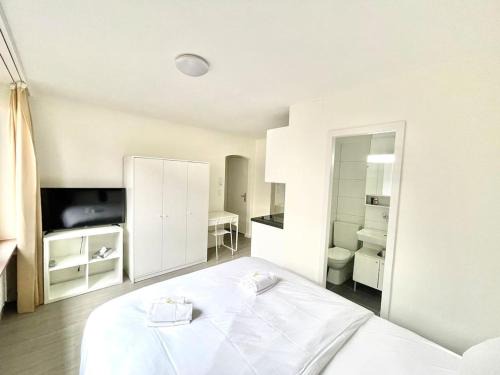 Sihlfeld Apartment | Urban Oasis with Queen Bed and View BE-18