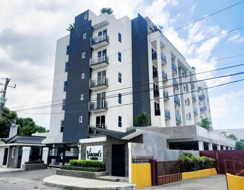 Eastwood Park Apartment | Urban Oasis - Your Modern Haven